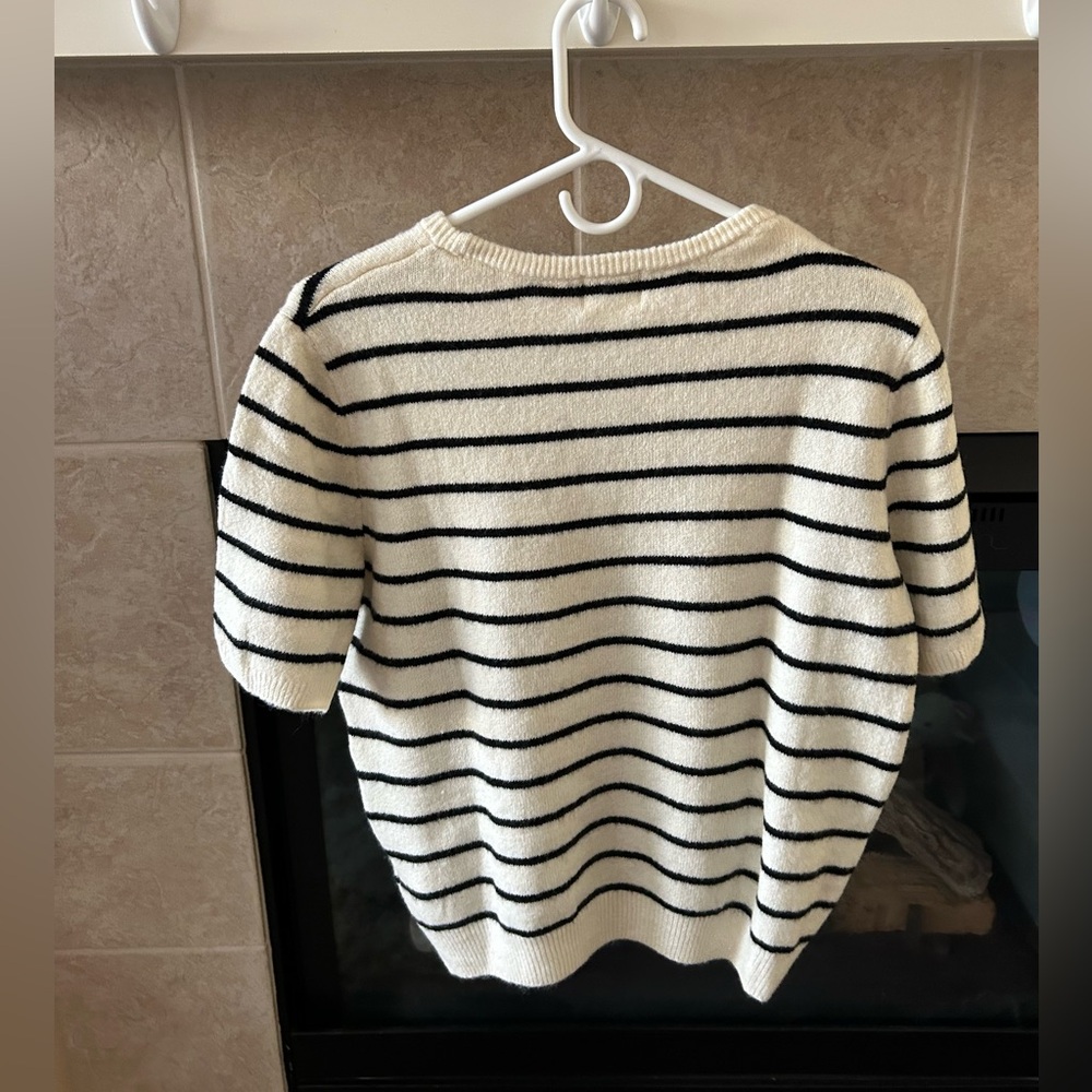 H&M Sweater - Picture 6 of 6